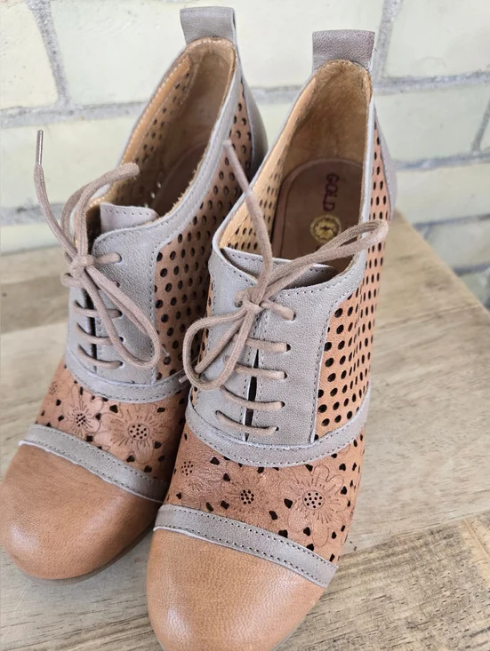 Gold Button Heels - Picture 4 of 11